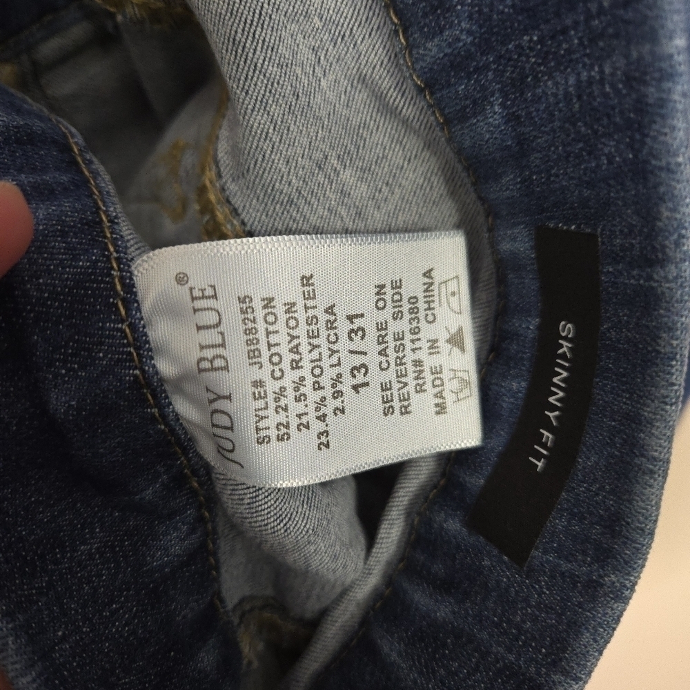 Judy Blue Mid-Rise Skinny Jeggings - Picture 11 of 12